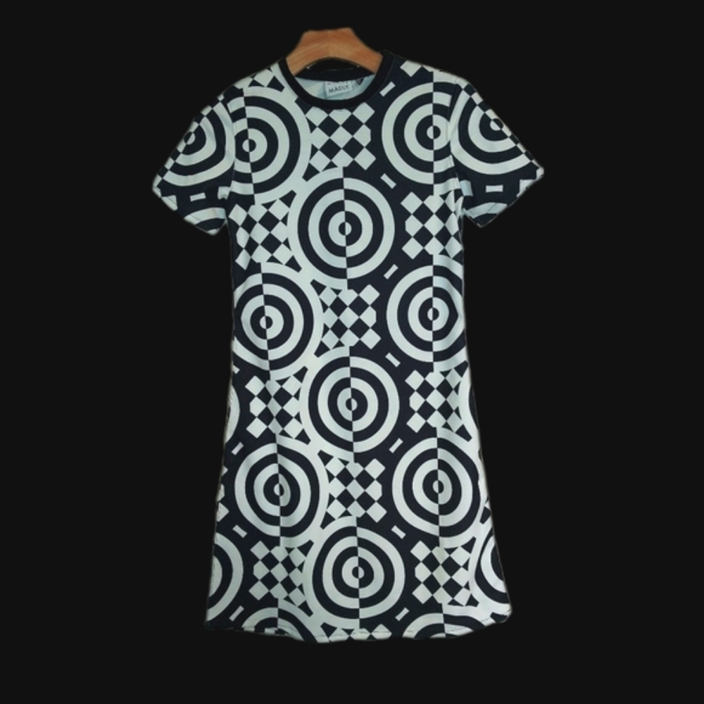 Love Her Madly "Jessie" Black and White Short Sleeve Geometric Print Mod Dress